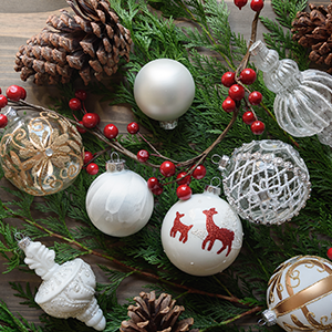 Buy & Sell > Home, Furniture & Entertainment > Glass Assorted Christmas Ornament Collections